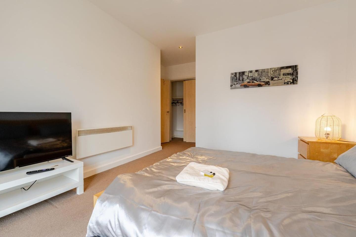 Private Room In Cardiff City Center Екстериор снимка